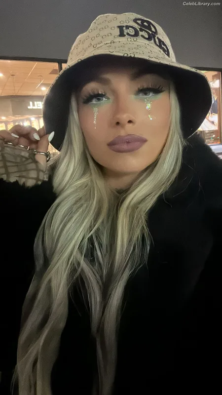 Liv Morgan photo 20 of 1800