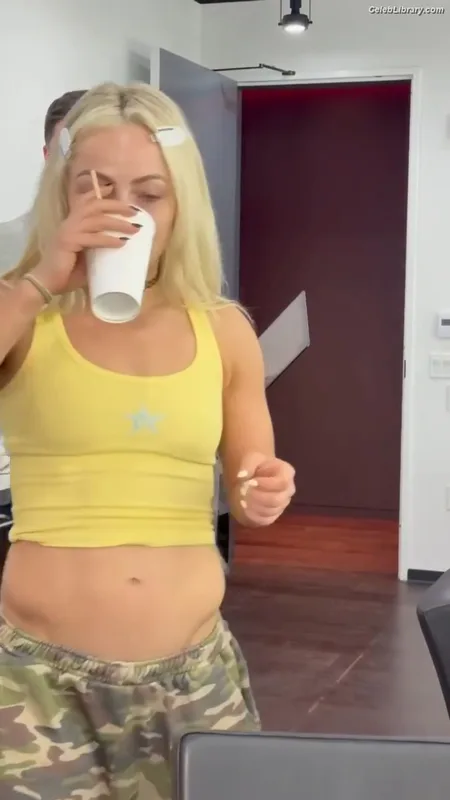 Liv Morgan photo 1 of 1800