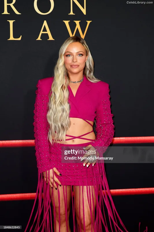 Liv Morgan photo 1 of 1800