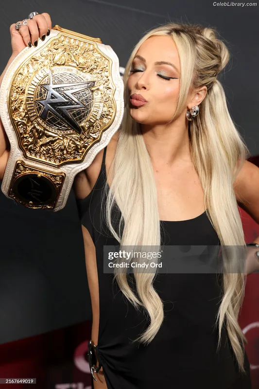 Liv Morgan photo 6 of 1800