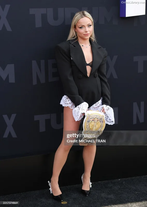 Liv Morgan photo 2 of 1800