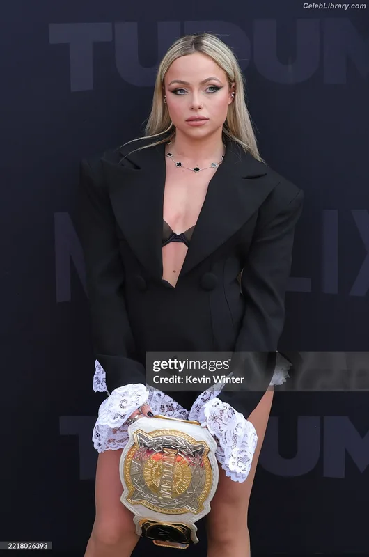 Liv Morgan photo 6 of 1800