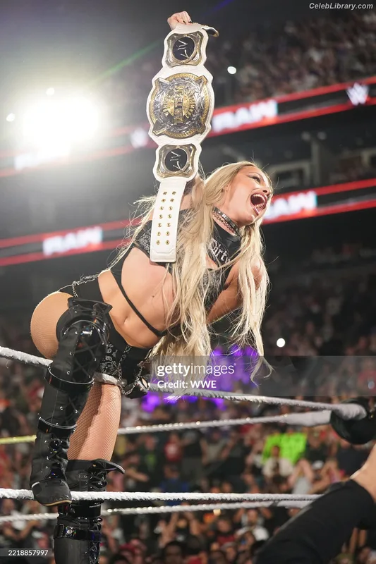 Liv Morgan photo 6 of 1800