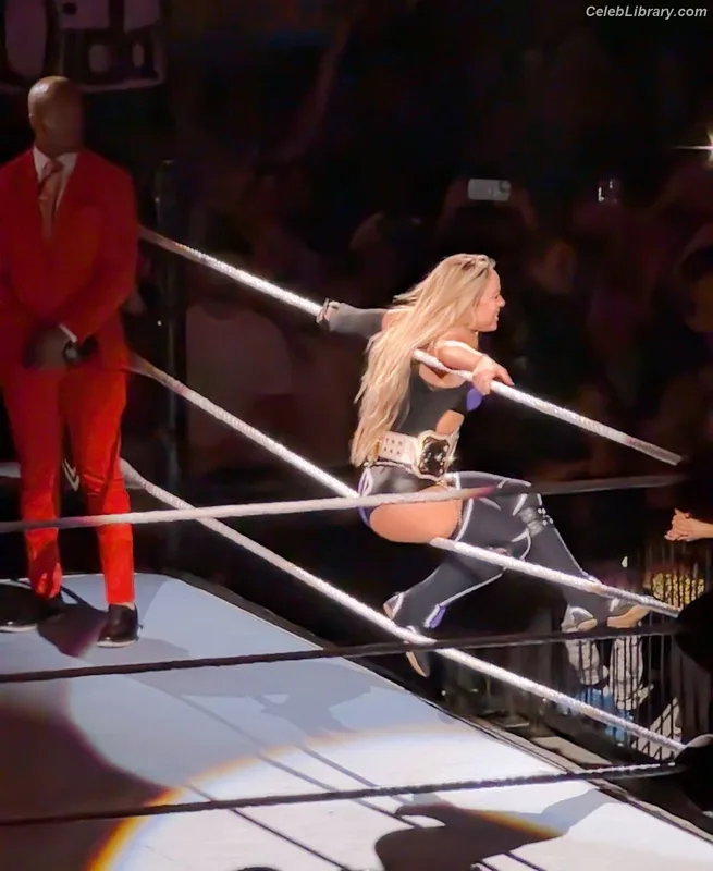 Liv Morgan photo 10 of 1800