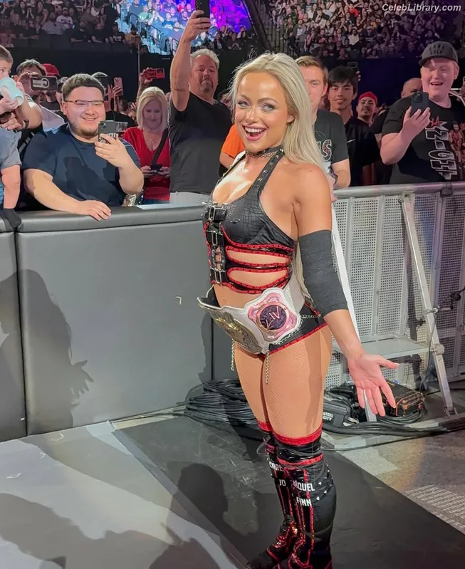 Liv Morgan photo 13 of 1800