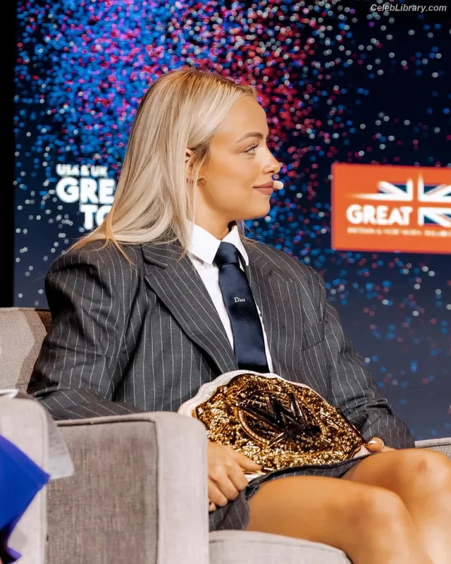 Liv Morgan photo 2 of 1800