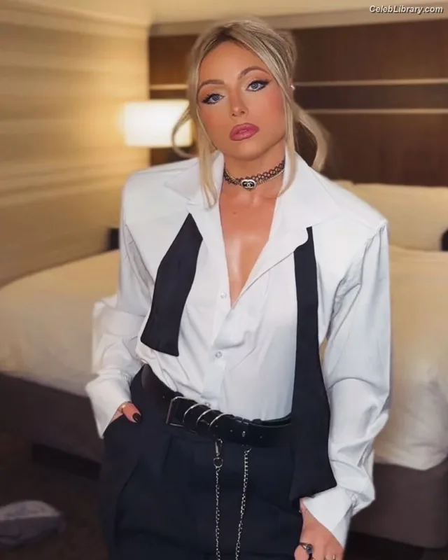 Liv Morgan photo 8 of 1800