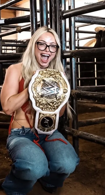 Liv Morgan photo 5 of 1800