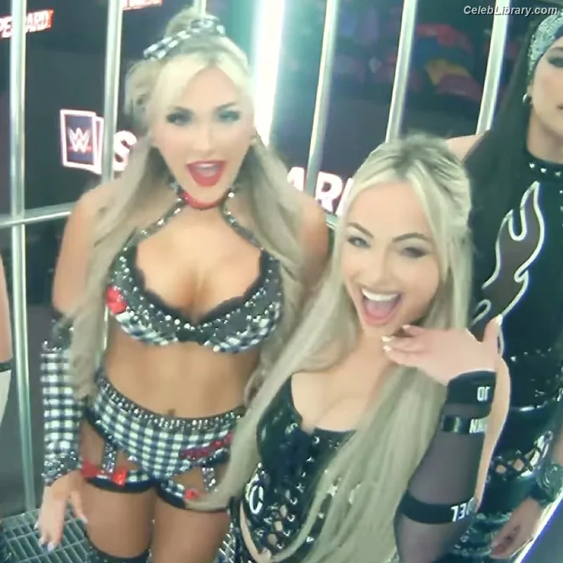 Liv Morgan photo 5 of 1800