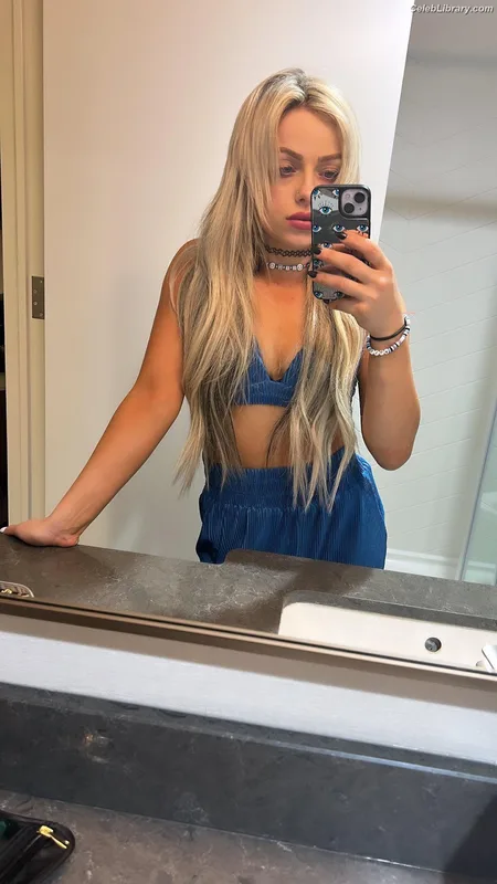 Liv Morgan photo 6 of 1800