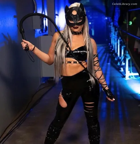 Liv Morgan photo 10 of 1800