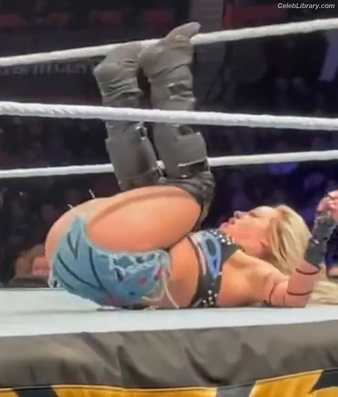 Liv Morgan photo 11 of 1800