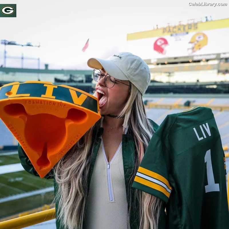 Liv Morgan photo 18 of 1800