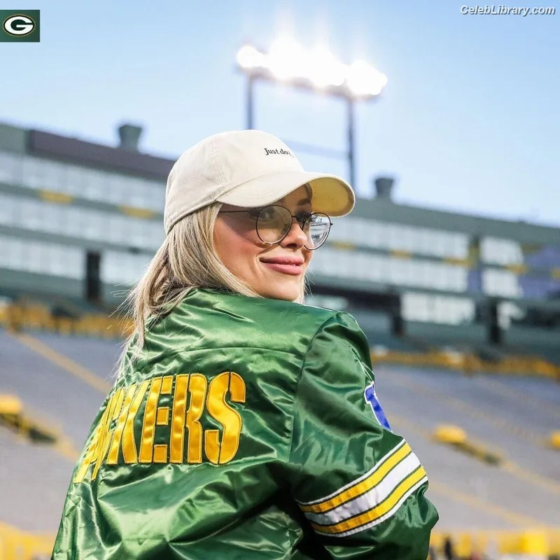 Liv Morgan photo 19 of 1800
