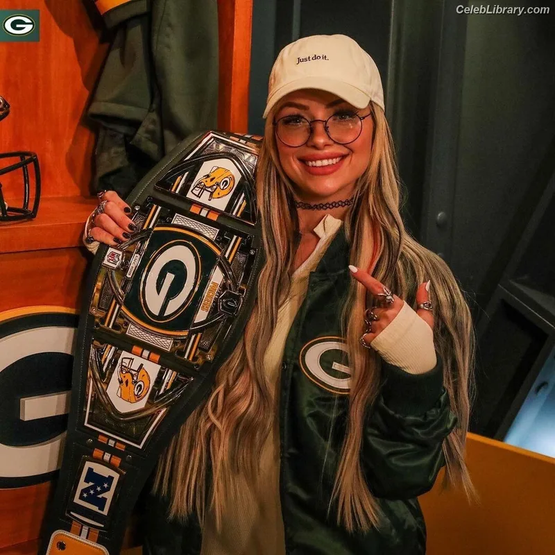 Liv Morgan photo 22 of 1800