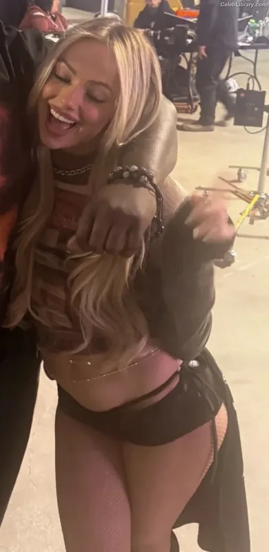 Liv Morgan photo 9 of 1800