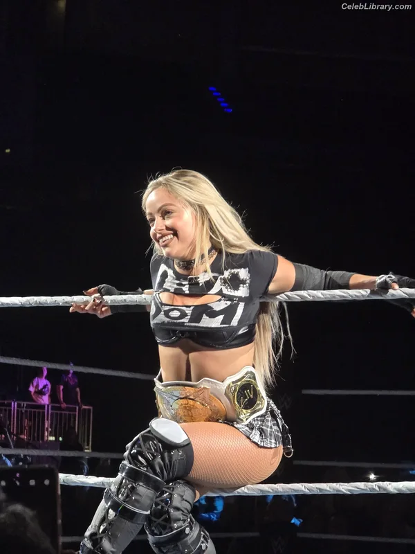 Liv Morgan photo 9 of 1800