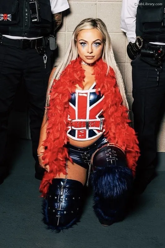 Liv Morgan photo 1 of 1800