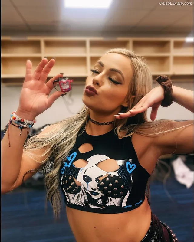 Liv Morgan photo 9 of 1800