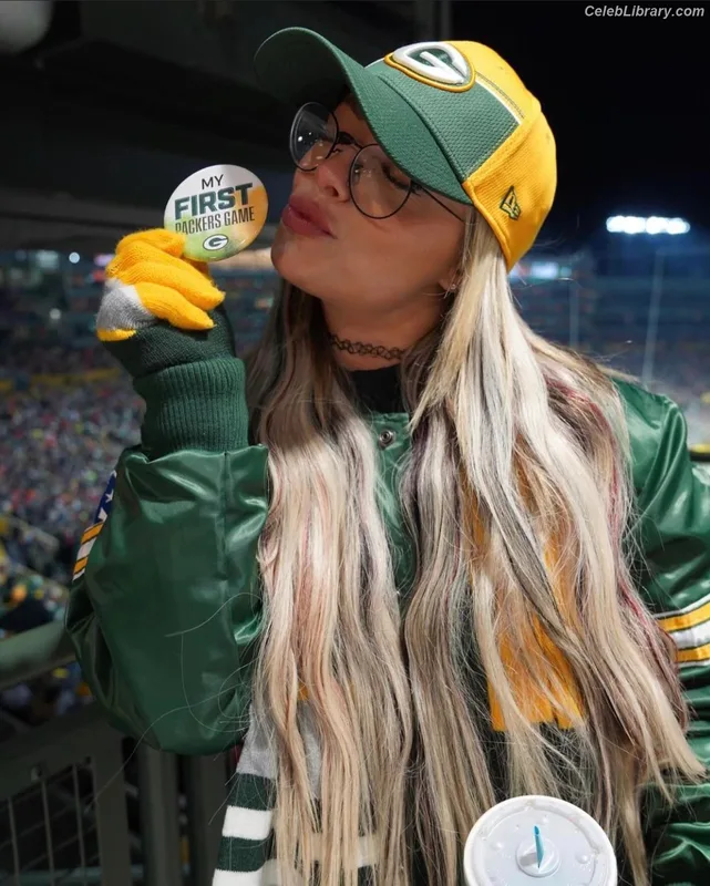 Liv Morgan photo 6 of 1800