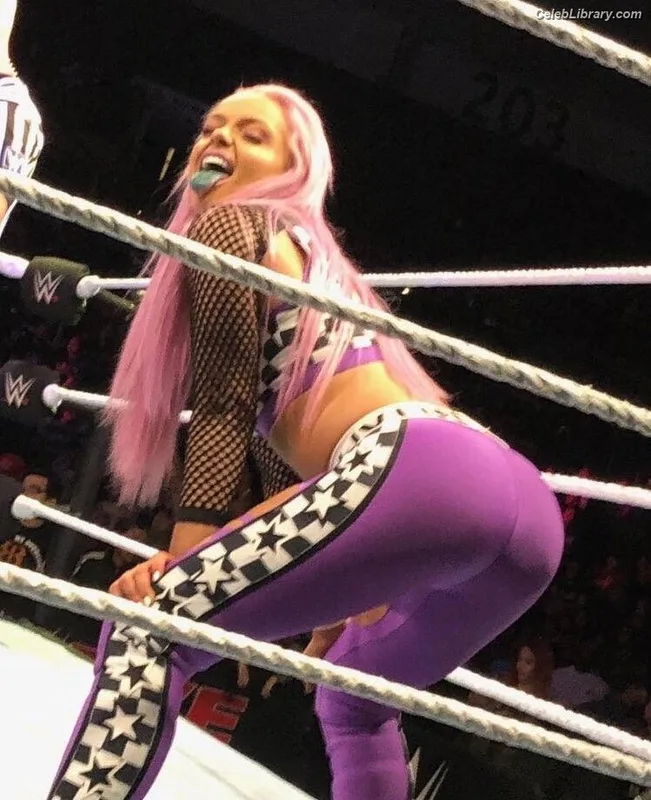 Liv Morgan photo 1 of 1800