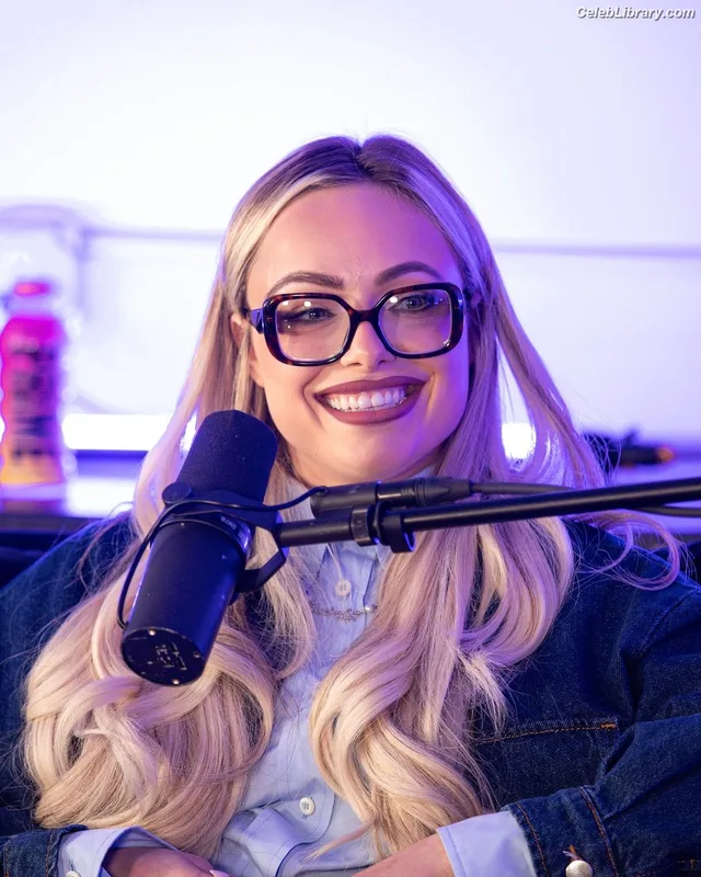 Liv Morgan photo 7 of 1800