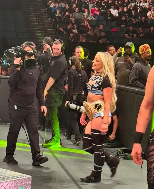 Liv Morgan photo 6 of 1800