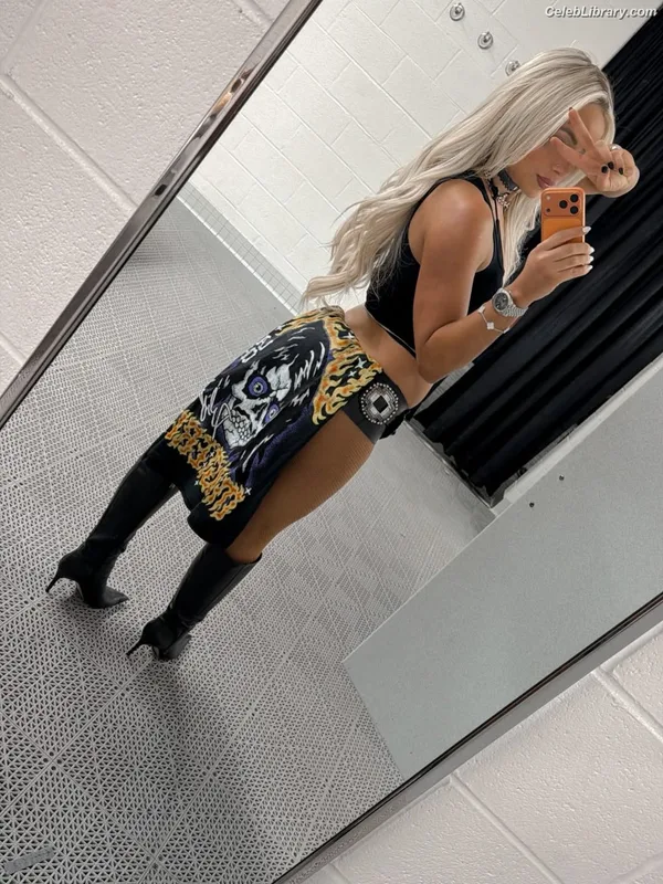 Liv Morgan photo 8 of 1800