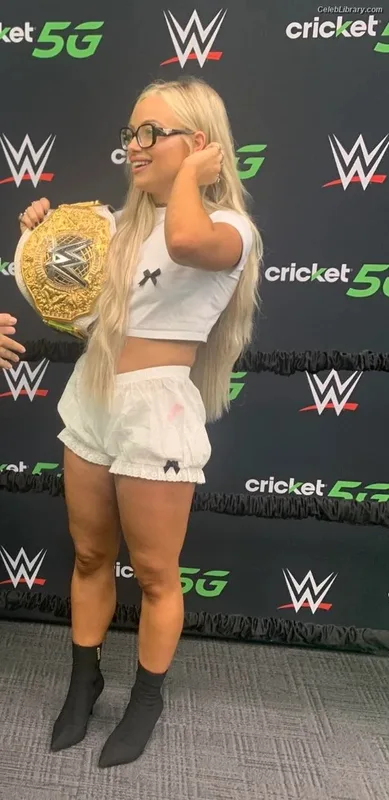Liv Morgan photo 2 of 1800