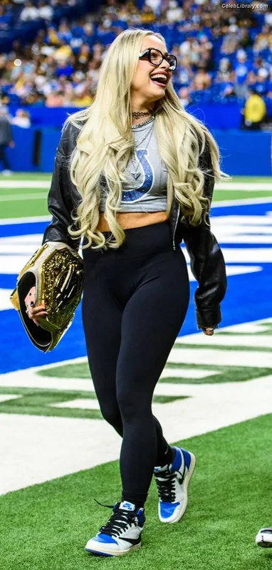 Liv Morgan photo 13 of 1800