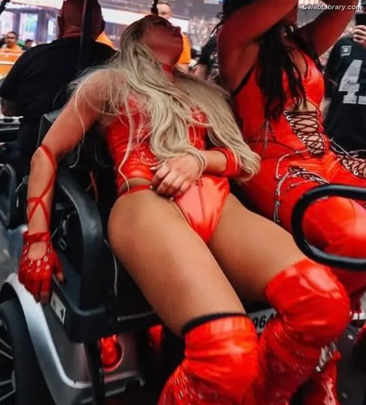 Liv Morgan photo 3 of 1800