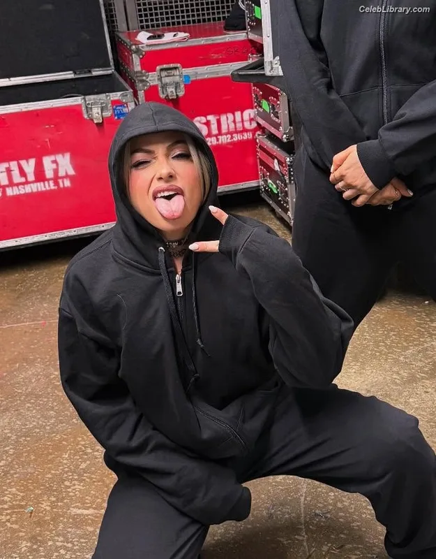 Liv Morgan photo 4 of 1800