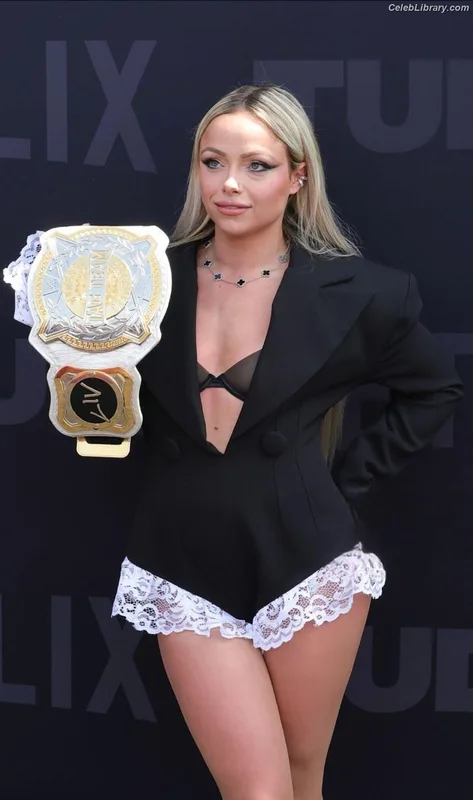 Liv Morgan photo 6 of 1800