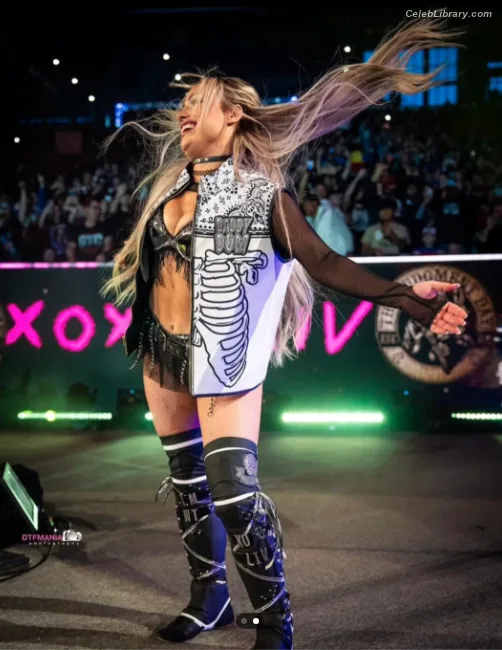 Liv Morgan photo 6 of 1800