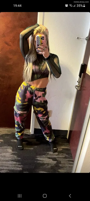 Liv Morgan photo 17 of 1800