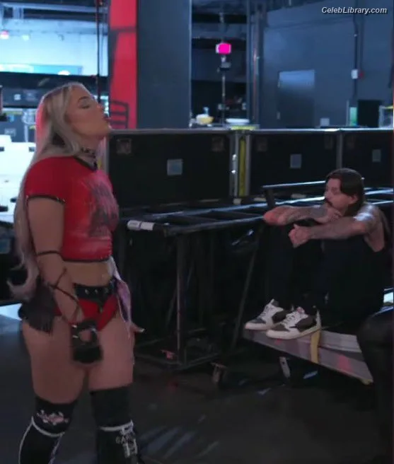 Liv Morgan photo 5 of 1800