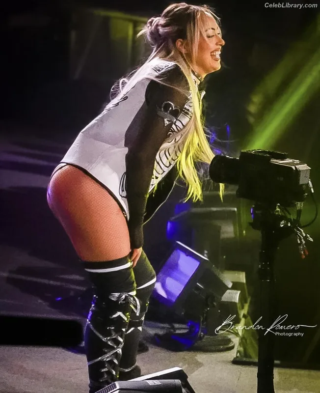 Liv Morgan photo 17 of 1800
