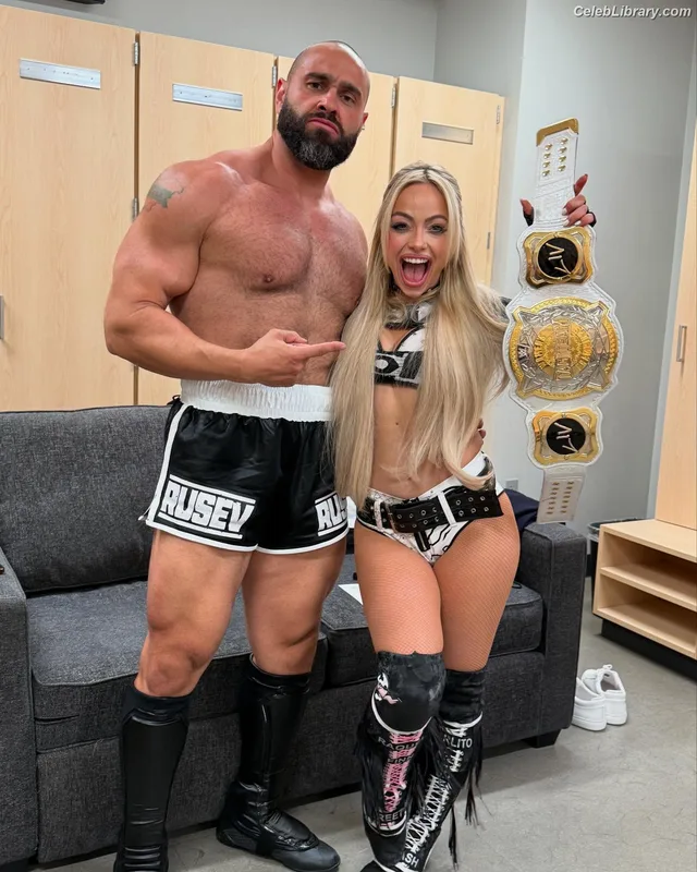 Liv Morgan photo 1 of 1800