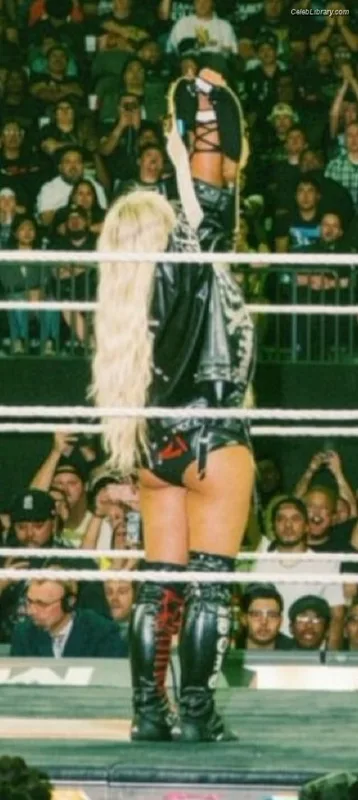 Liv Morgan photo 5 of 1800