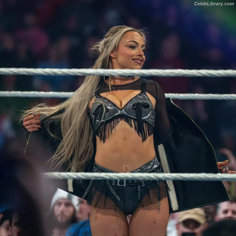 Liv Morgan photo 10 of 1800