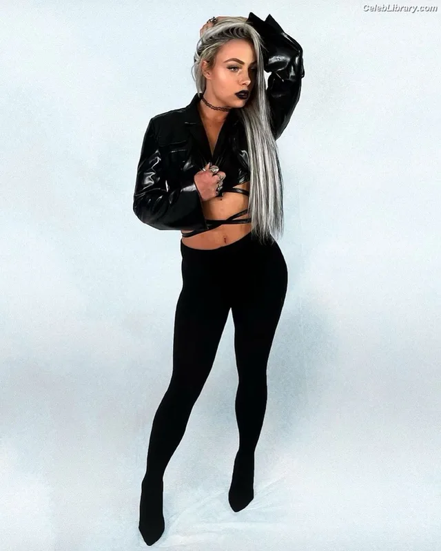 Liv Morgan photo 14 of 1800