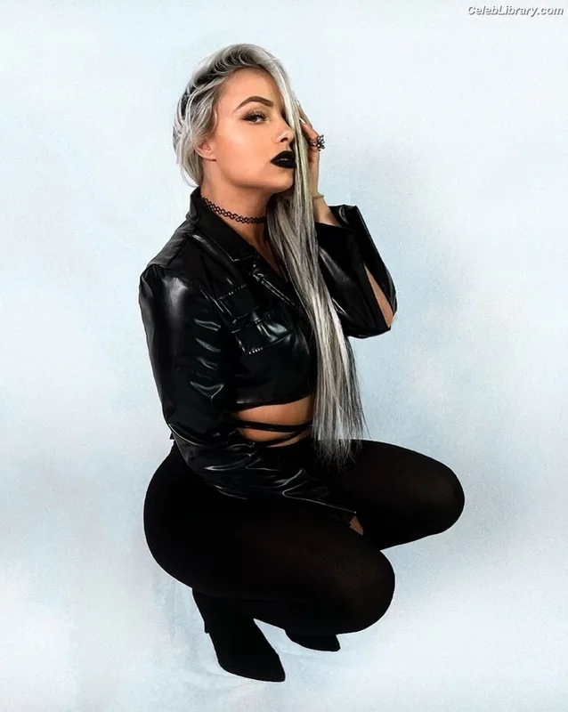 Liv Morgan photo 15 of 1800