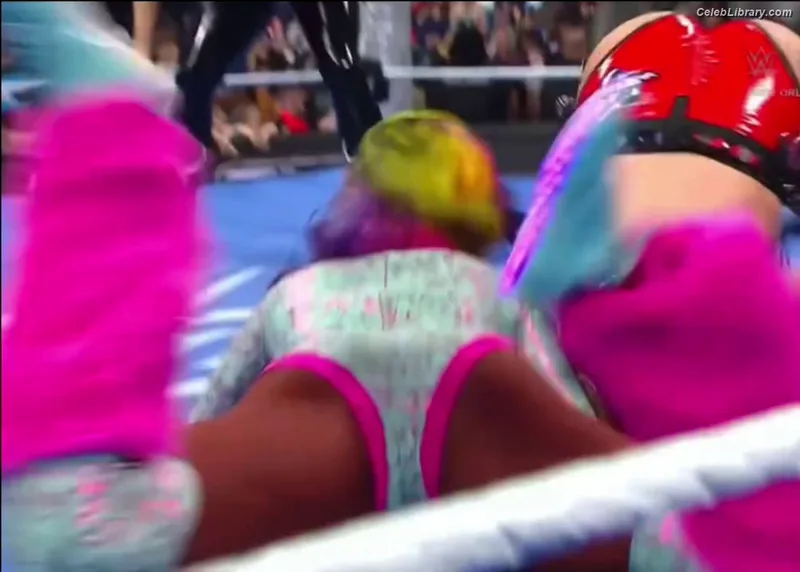 Liv Morgan photo 18 of 1800
