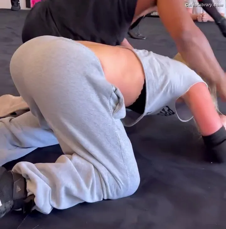 Liv Morgan photo 9 of 1800