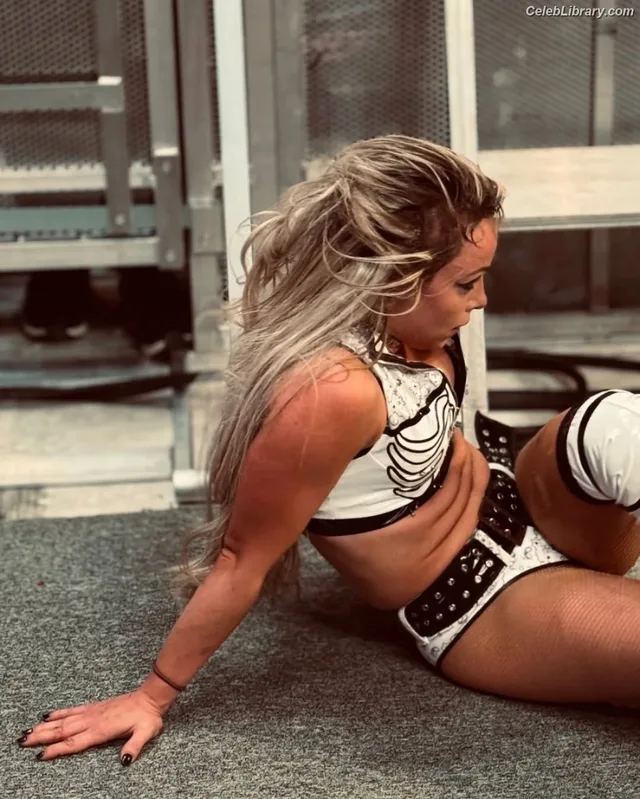 Liv Morgan photo 4 of 1800