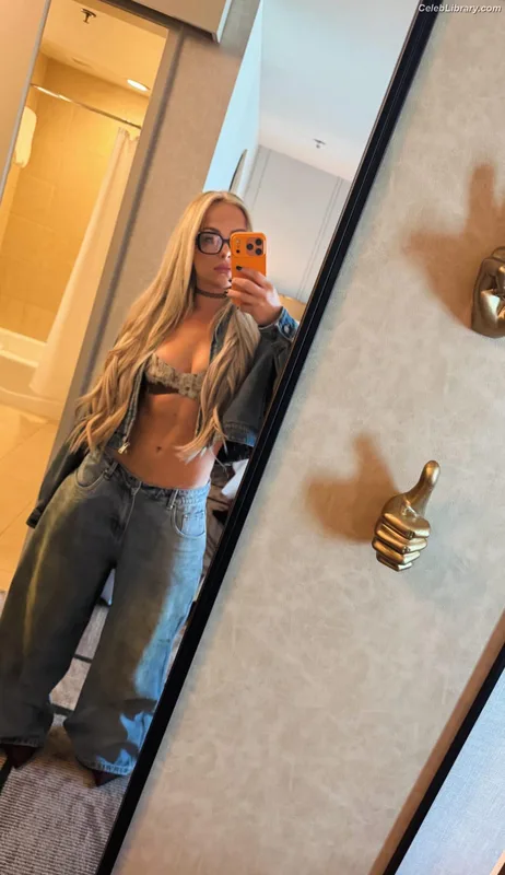 Liv Morgan photo 14 of 1800