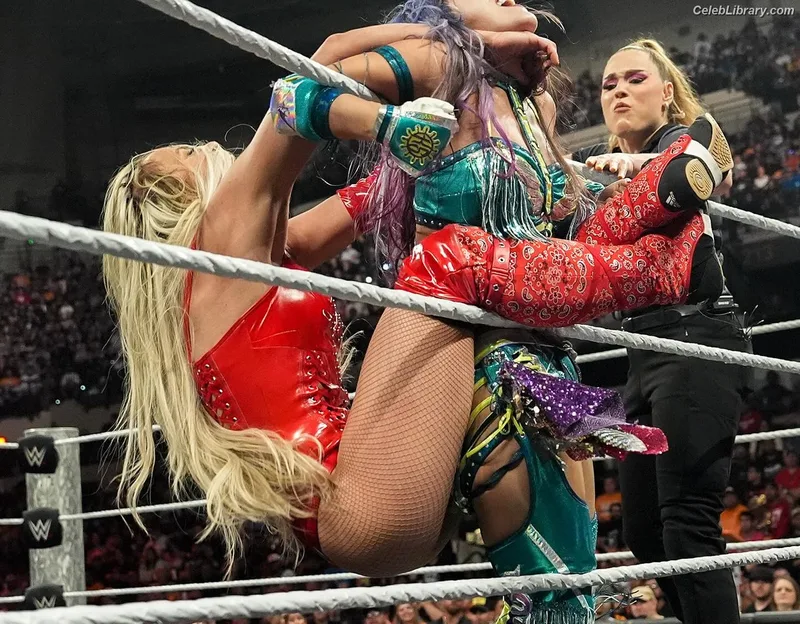 Liv Morgan photo 1 of 1800