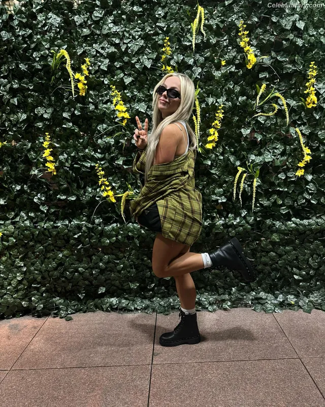 Liv Morgan photo 17 of 1800