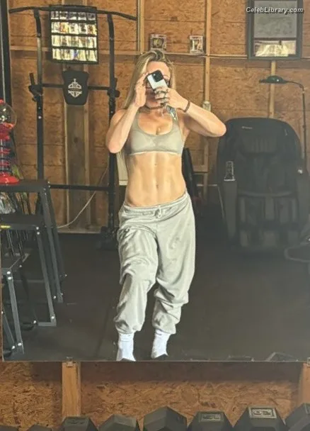 Liv Morgan photo 20 of 1800