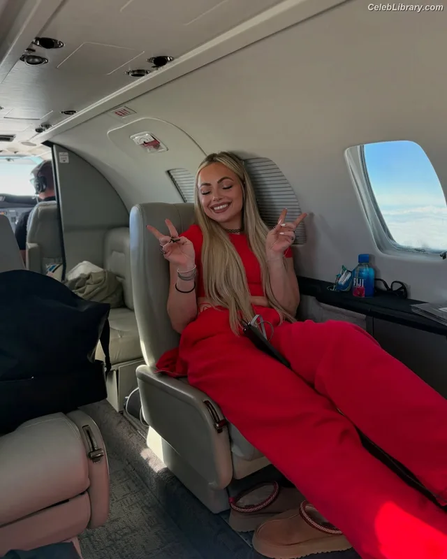Liv Morgan photo 6 of 1800